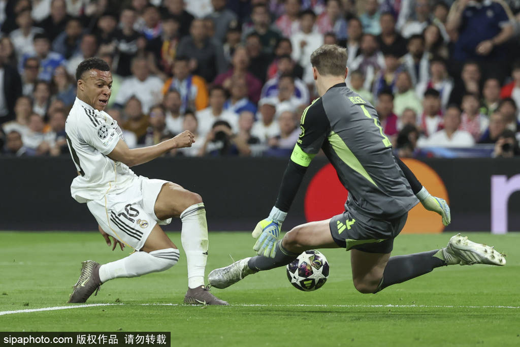 又一次门将对阵皇马:拜仁门将的离奇失误,居莱尔34秒闪电破门!